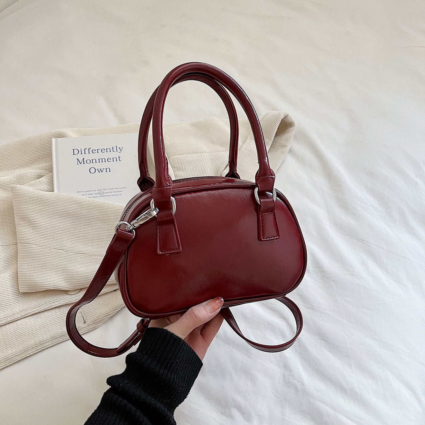 Túi xách màu đỏ