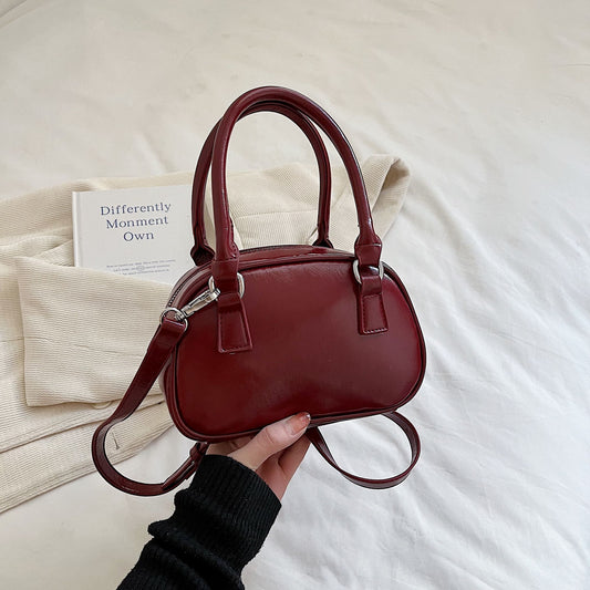 Túi xách màu đỏ